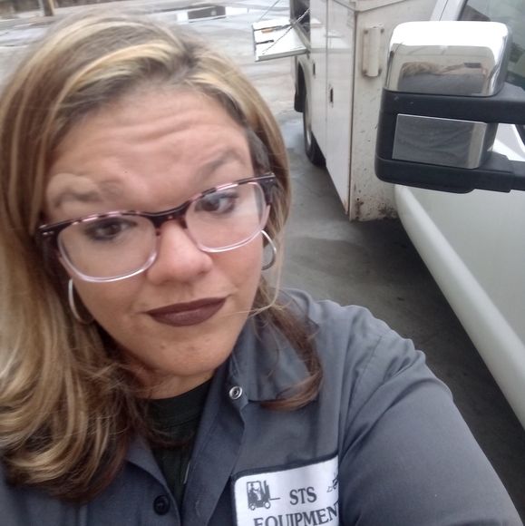 Meet your Posher, Rachel - Picture 1 of 1